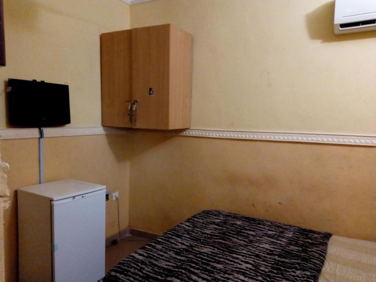 Gen-Preston Hotel And Suites Papalanto Экстерьер фото